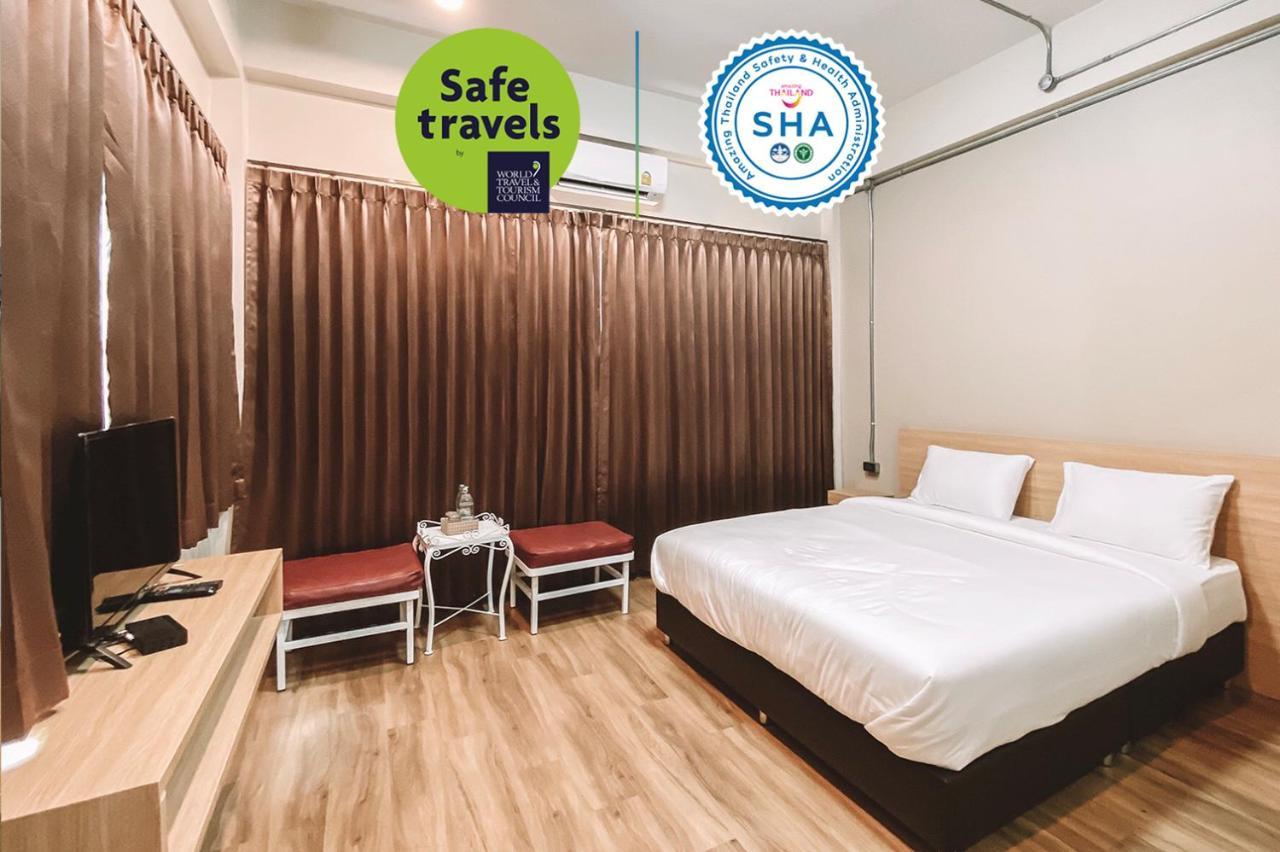 Grand Hotel Buriram Buri Ram Quarto foto